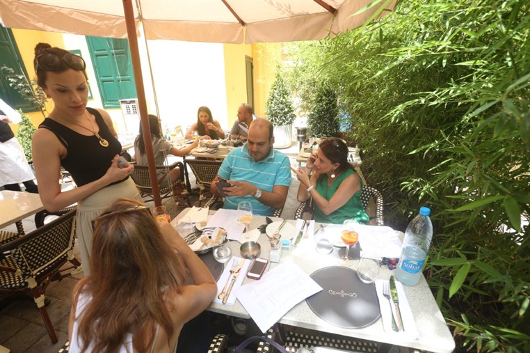 Les Fenetres Media Lunch